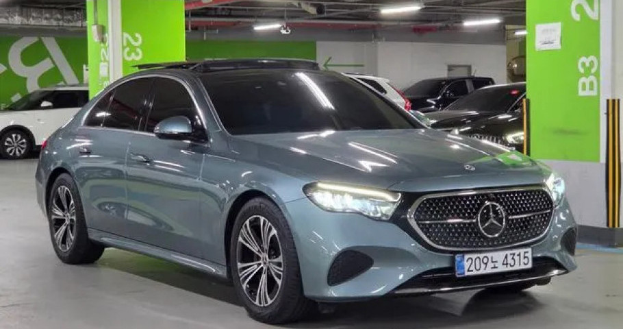 Mercedes-Benz E-Class 