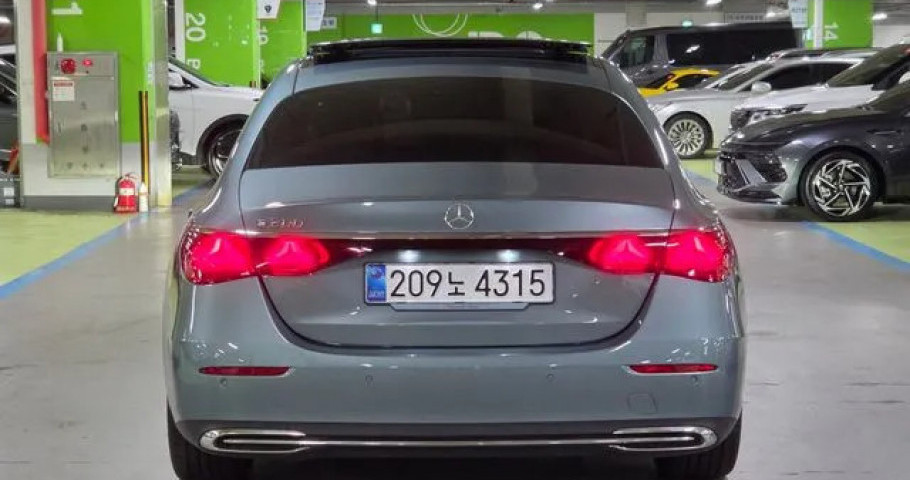 Mercedes-Benz E-Class 