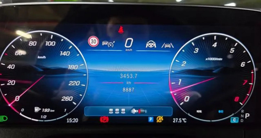 Mercedes-Benz E-Class 