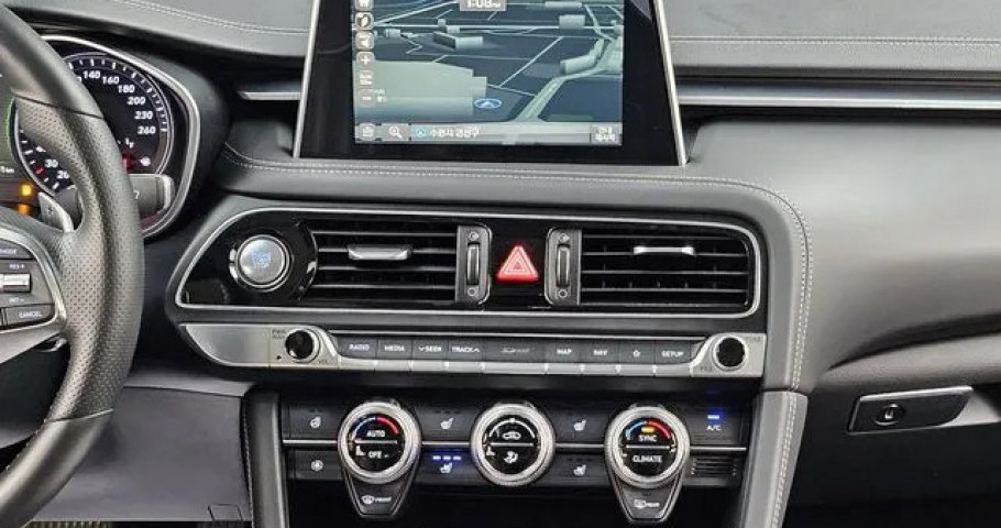 Genesis G70 