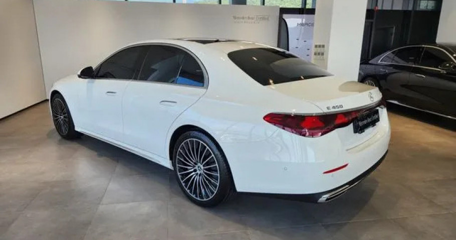 Mercedes-Benz E-Class 