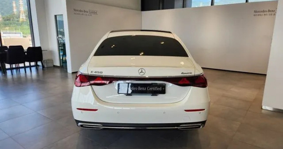 Mercedes-Benz E-Class 