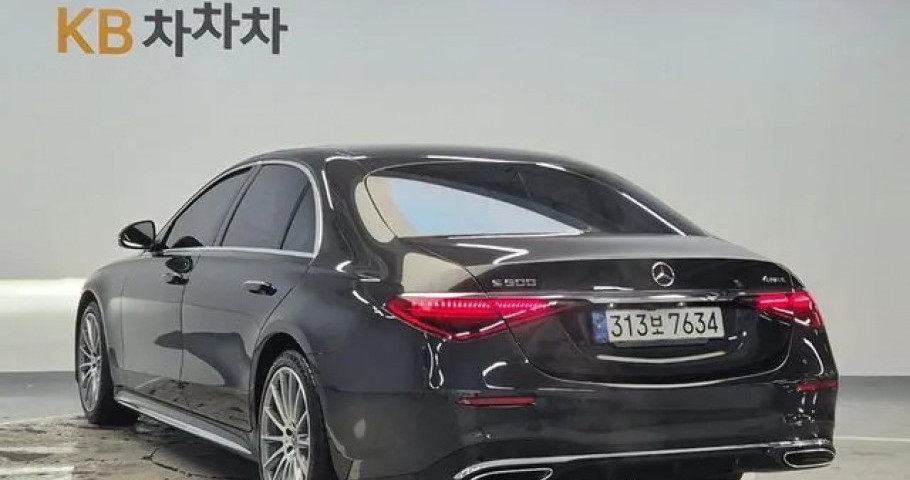 Mercedes-Benz S-Class 