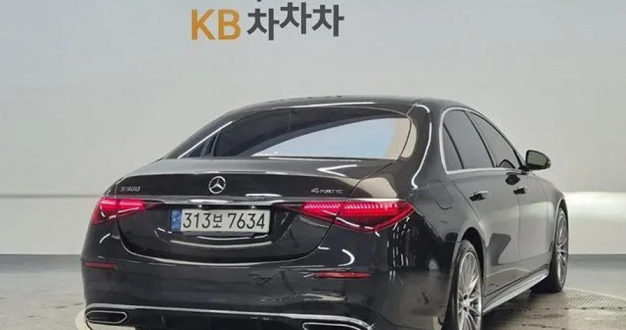 Mercedes-Benz S-Class 