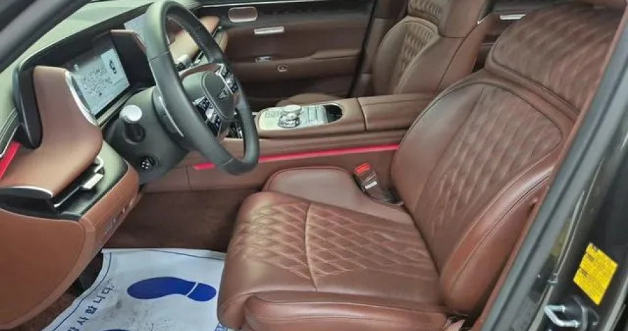 Genesis G90 