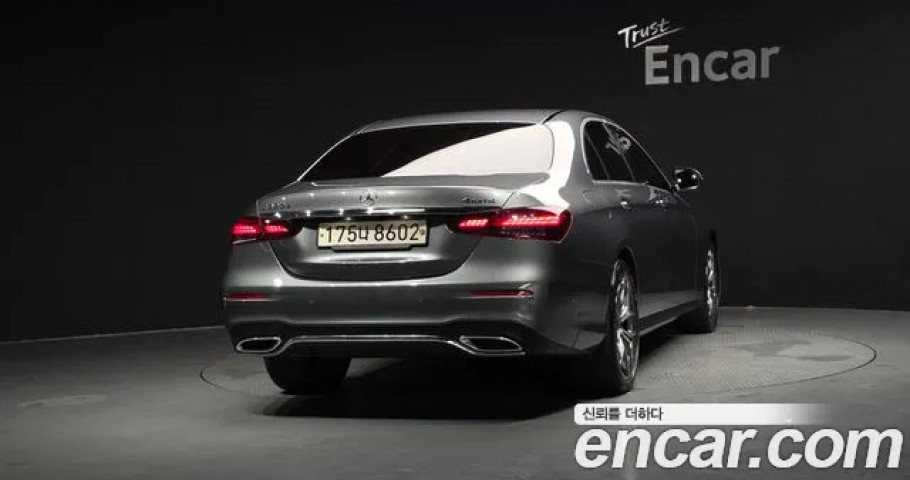 Mercedes-Benz E-Class 