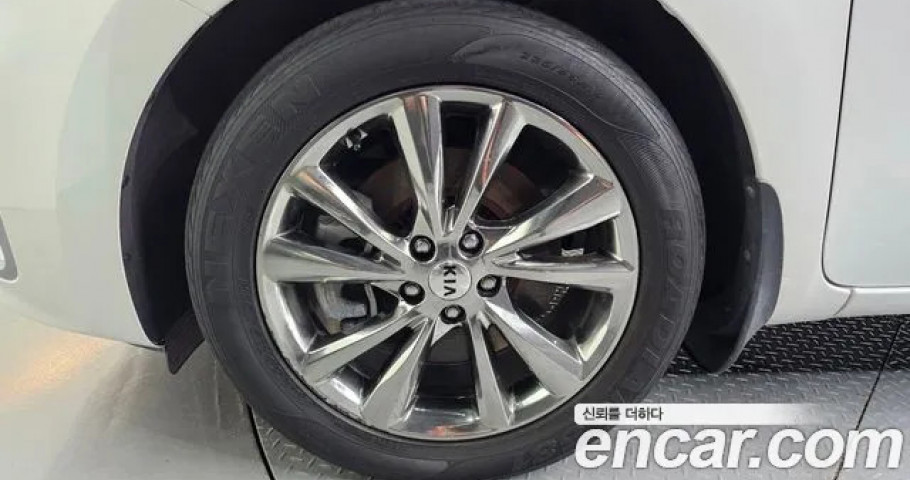 Kia Carnival 