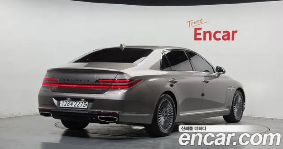 Genesis G90 