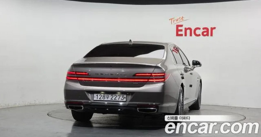 Genesis G90 
