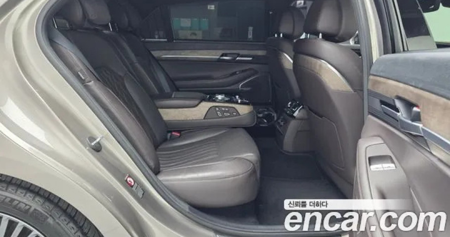 Genesis G90 