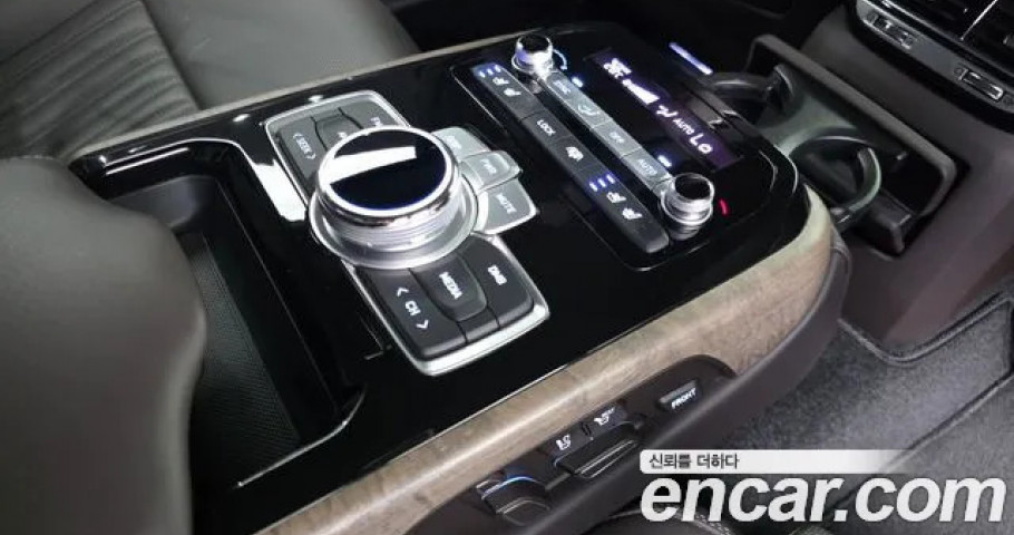 Genesis G90 