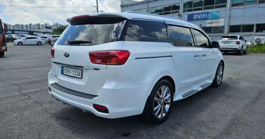 Kia Carnival 