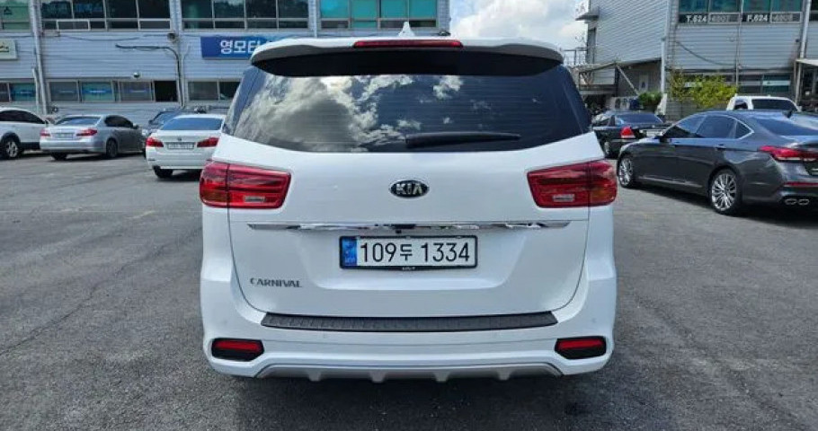 Kia Carnival 