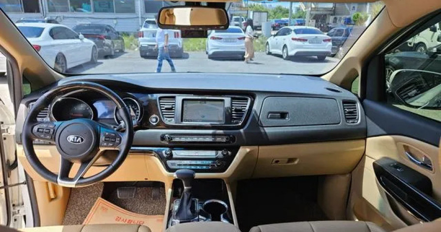 Kia Carnival 
