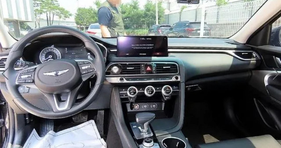 Genesis G70 