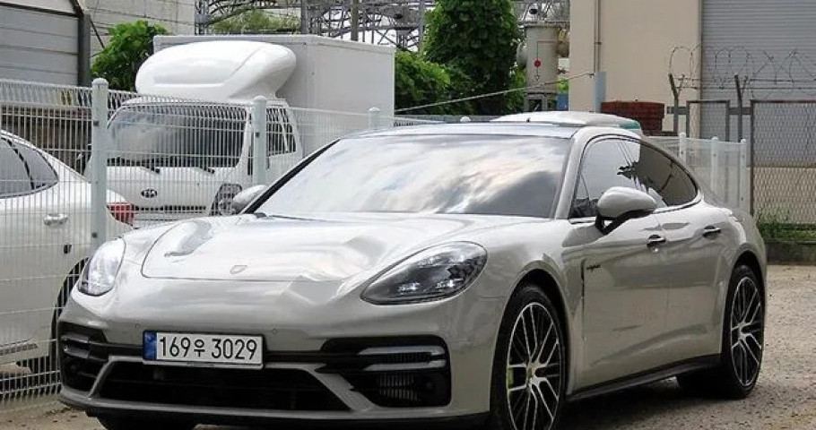 Porsche Panamera 