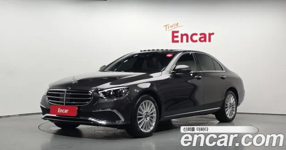 Mercedes-Benz E-Class 