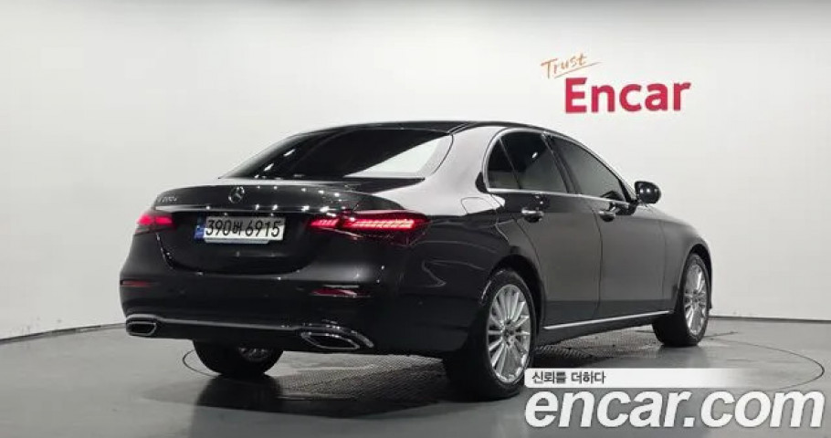 Mercedes-Benz E-Class 