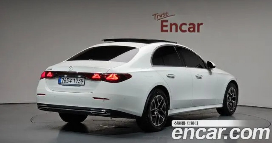 Mercedes-Benz E-Class 
