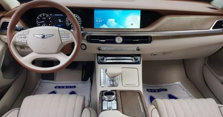 Genesis G90 