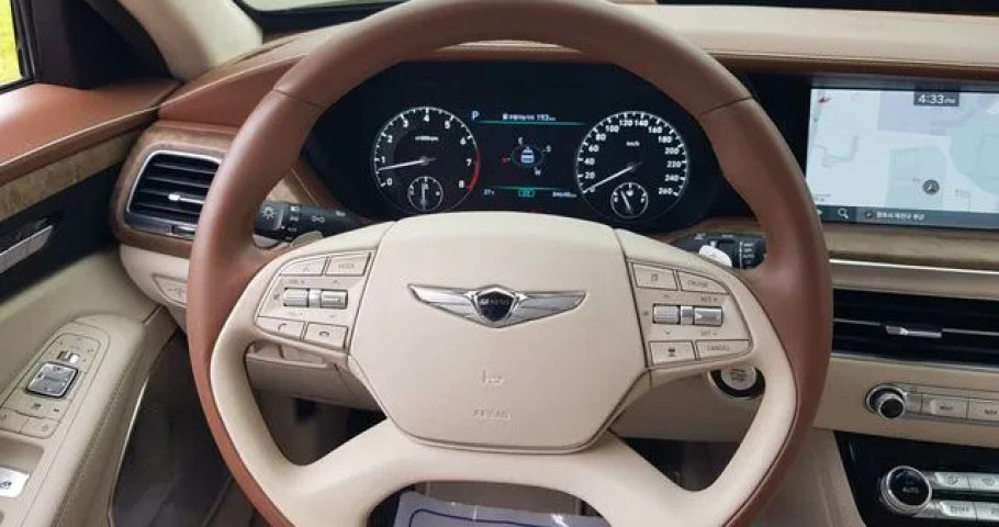 Genesis G90 