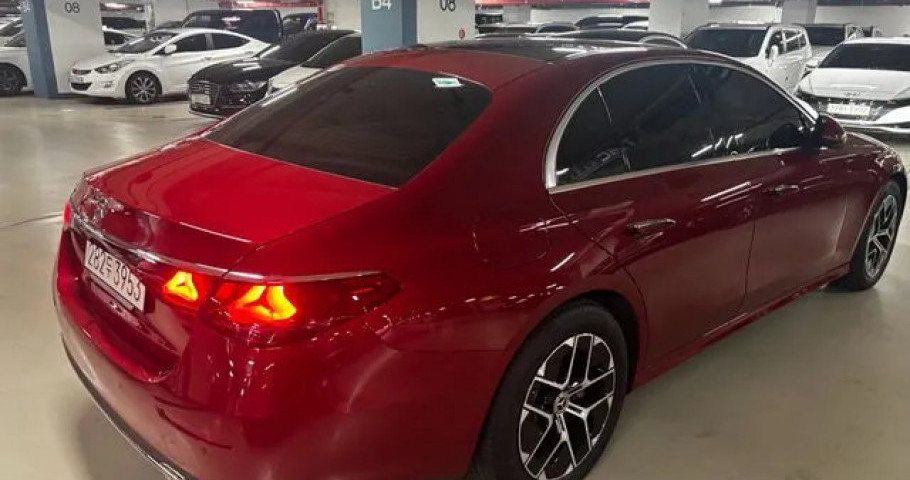 Mercedes-Benz E-Class 