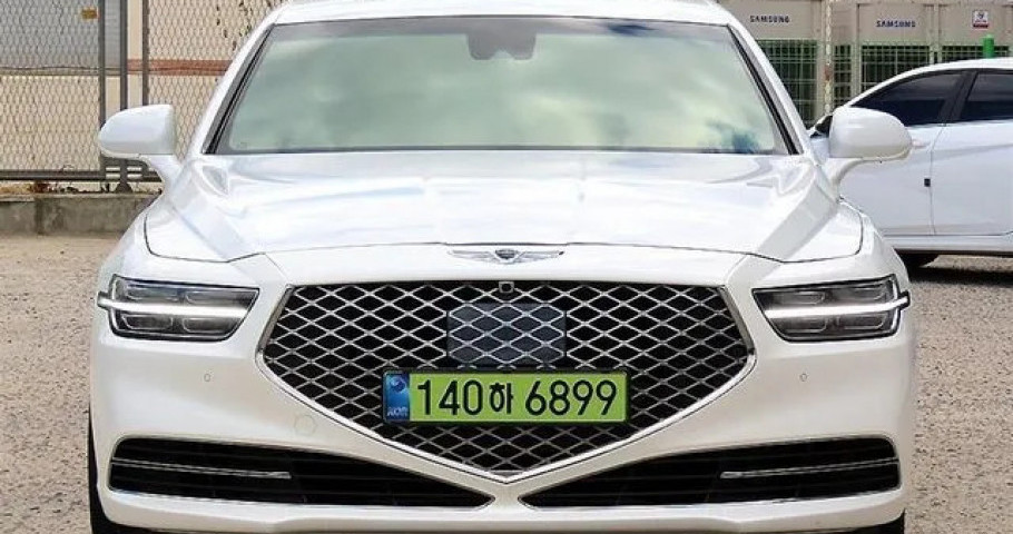 Genesis G90 