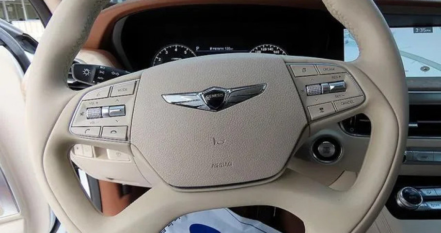 Genesis G90 