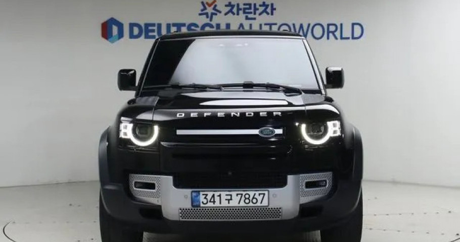 Land Rover Defender 