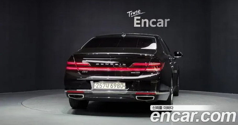 Genesis G90 