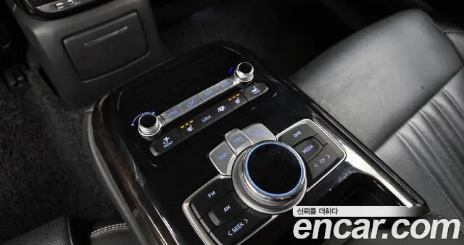 Genesis G90 