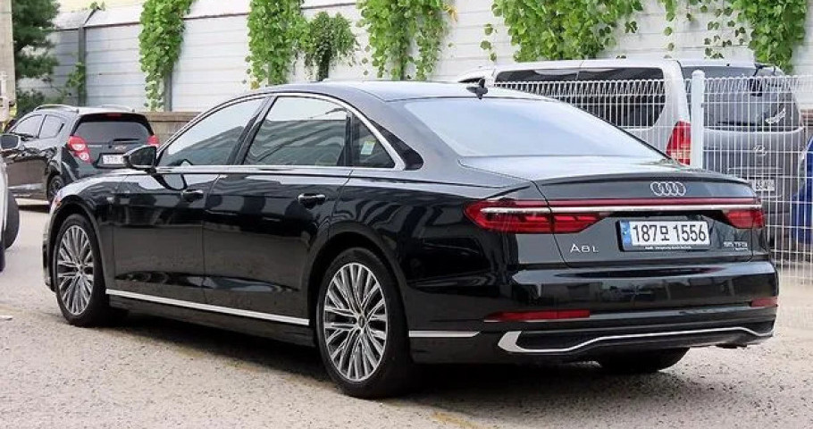 Audi A8 
