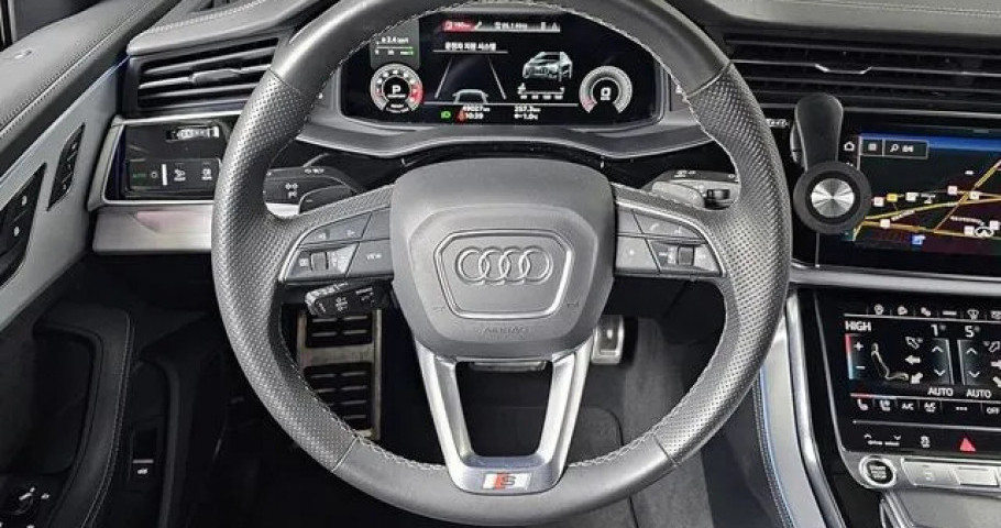 Audi Q8 