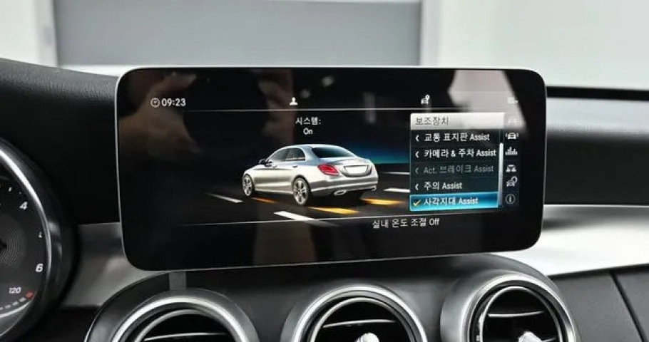 Mercedes-Benz C-Class 