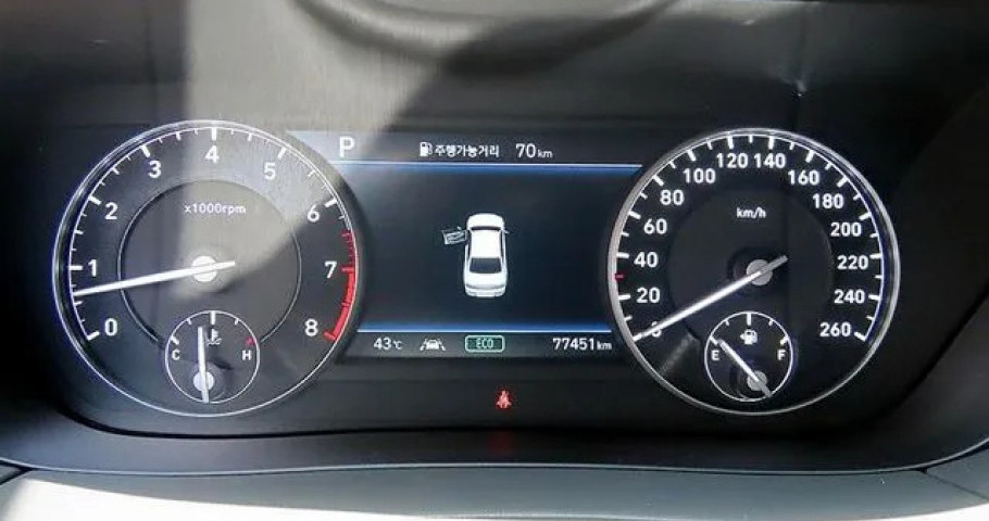 Genesis G90 