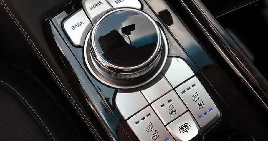 Genesis G90 