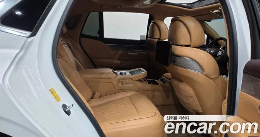 Genesis G90 