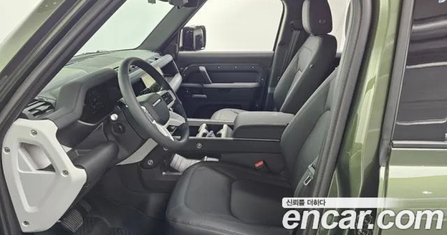 Land Rover Defender 