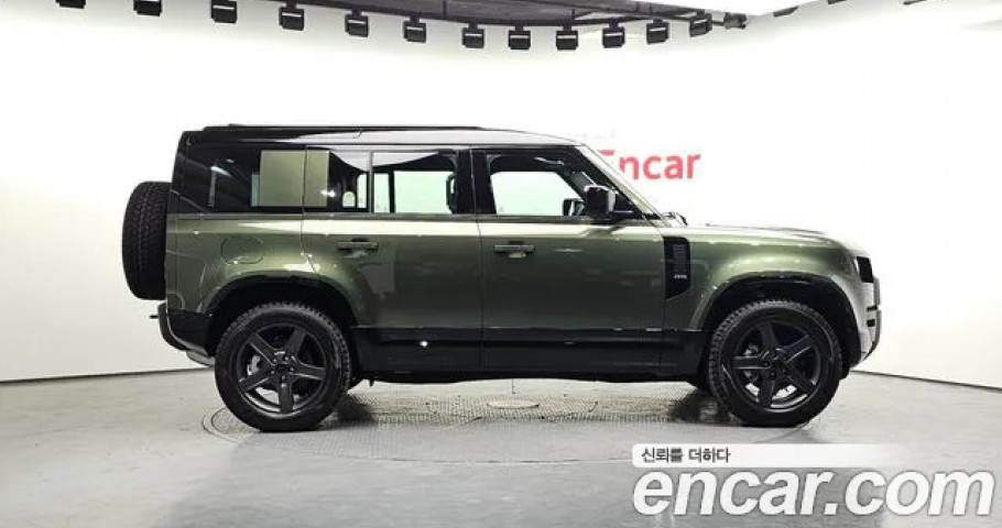 Land Rover Defender 