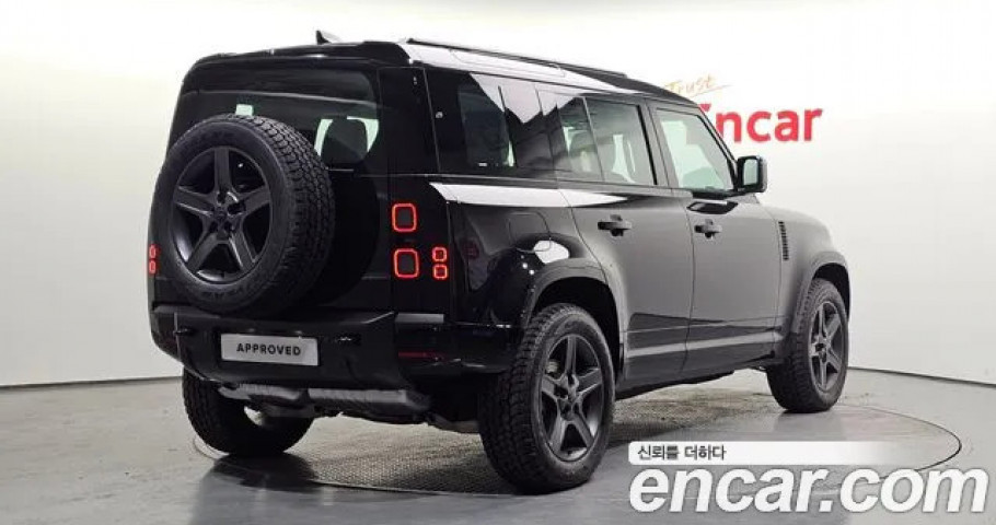 Land Rover Defender 