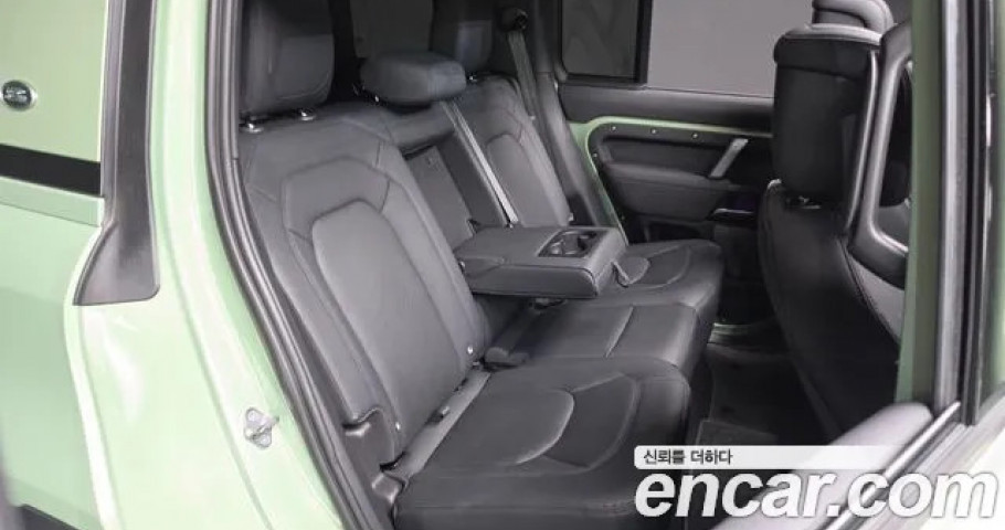 Land Rover Defender 