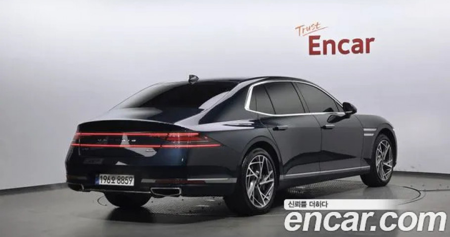 Genesis G90 