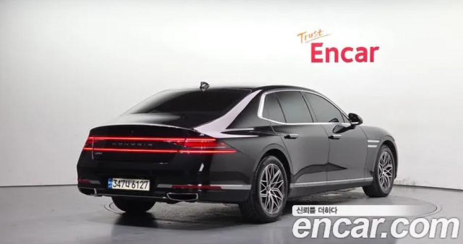 Genesis G90 