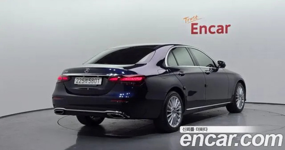 Mercedes-Benz E-Class 