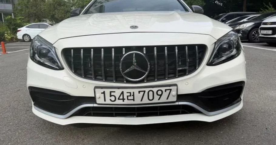 Mercedes-Benz C-Class 