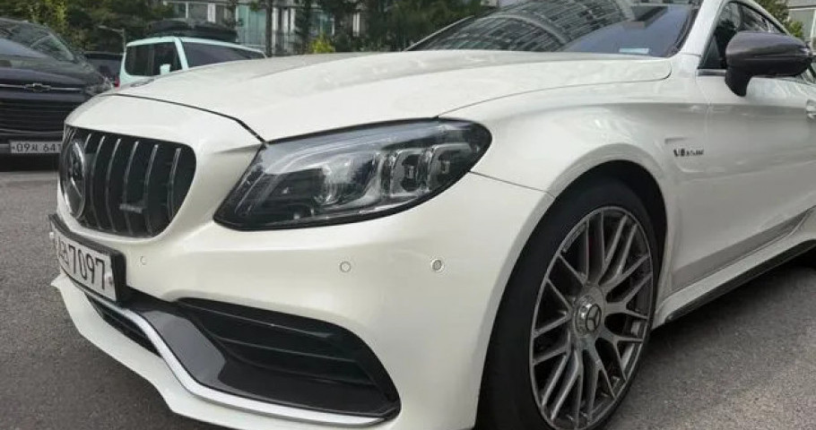 Mercedes-Benz C-Class 