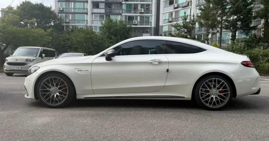 Mercedes-Benz C-Class 
