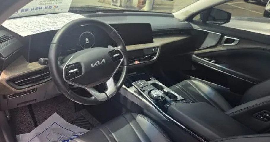 Kia K8 