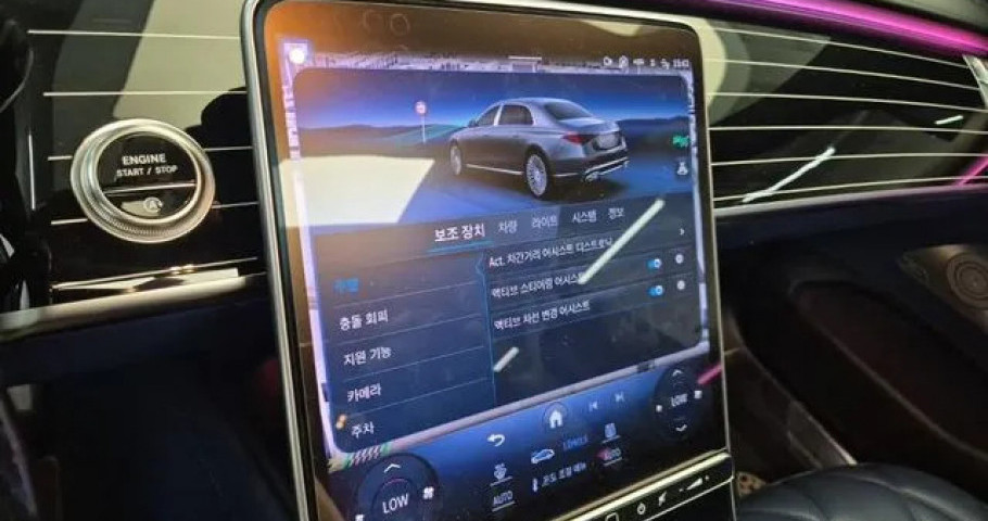 Mercedes-Benz S-Class 
