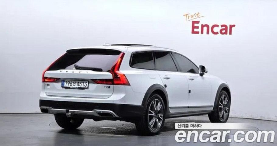 Volvo V90 